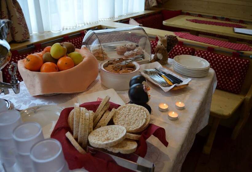 בית מלון כפרי Ladina