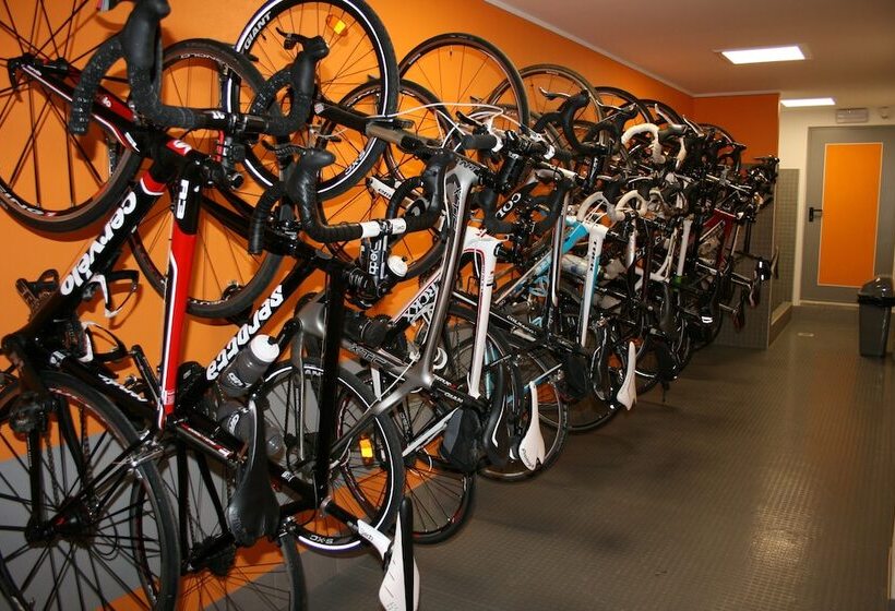 Отель Larice Bianco