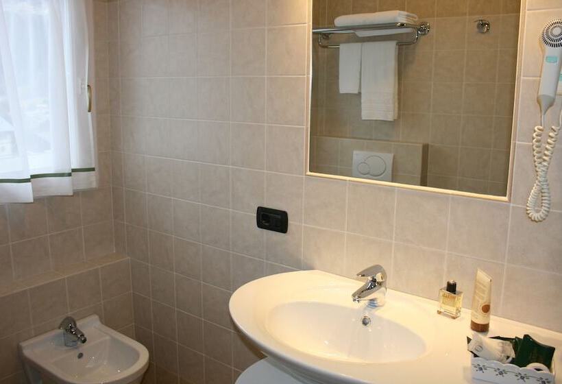 Отель Larice Bianco