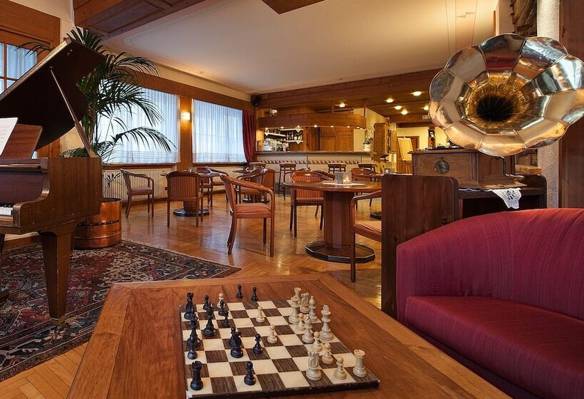 Отель Larice Bianco