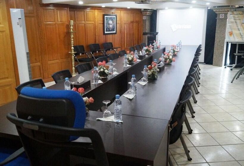 Majliss Hotel Downtown