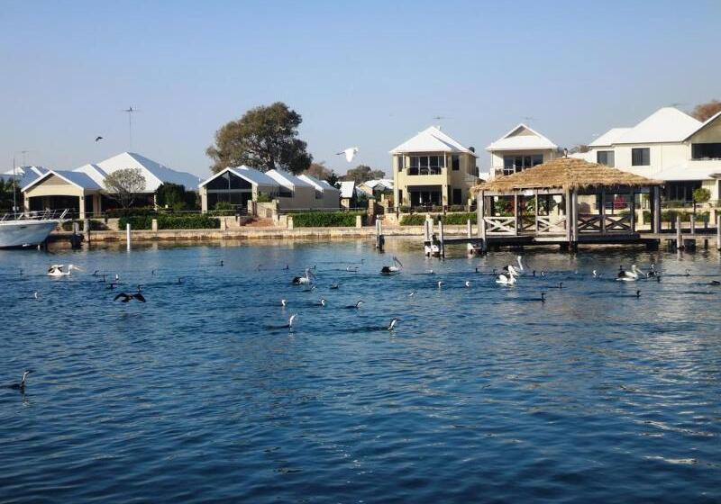 هتل Mandurah Quay Resort