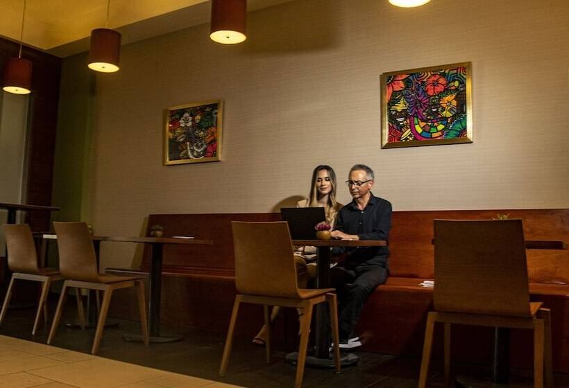 Отель Marinn Place Financial District