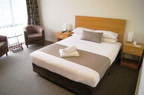 هتل Monte Villa Motor Inn