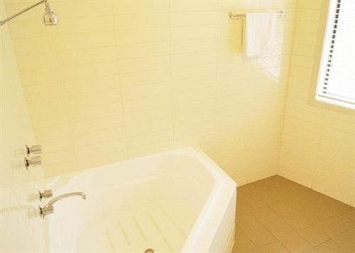 هتل Monte Villa Motor Inn