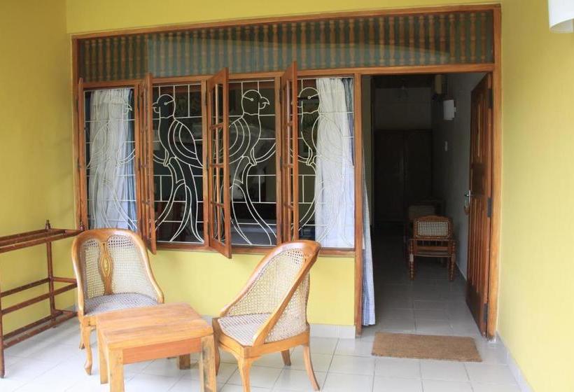 בית מלון כפרי Muthumuni Ayurveda Beach Resort