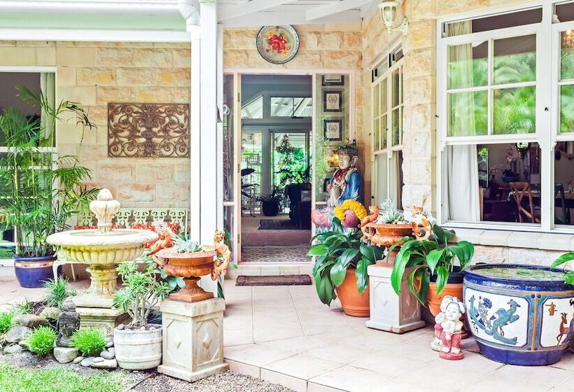 Отель Noosa Valley Manor B&b