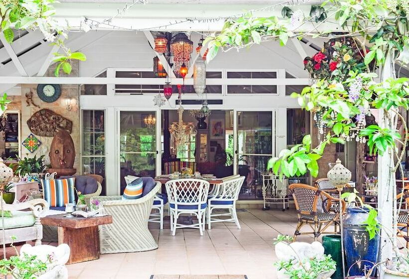 Отель Noosa Valley Manor B&b