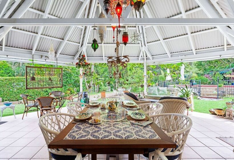 Отель Noosa Valley Manor B&b