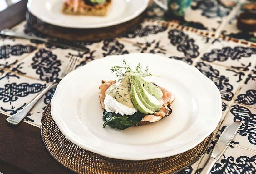 Отель Noosa Valley Manor B&b