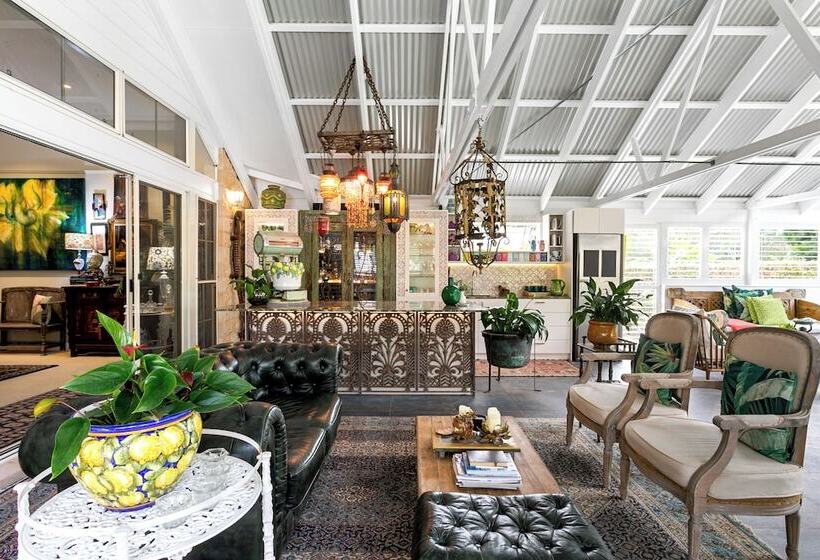 Отель Noosa Valley Manor B&b