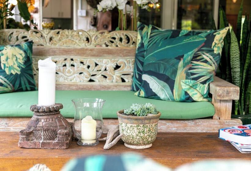 Отель Noosa Valley Manor B&b