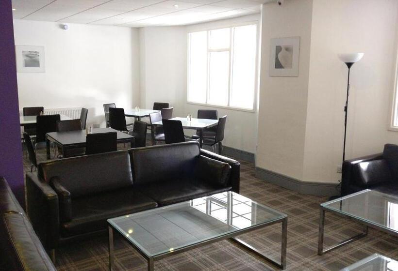 בית מלון כפרי OYO Wave Crest