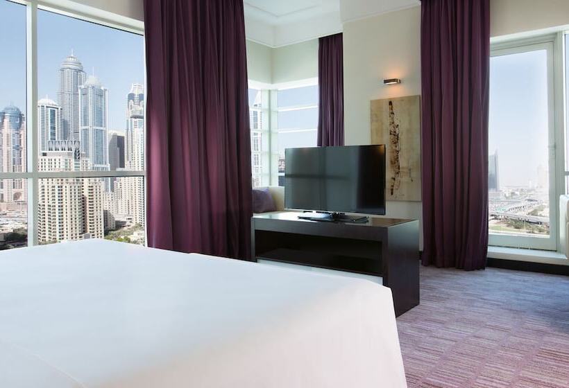 هتل Pullman Dubai Jumeirah Lakes Towers