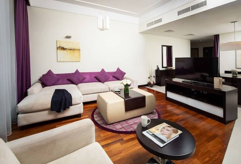 هتل Pullman Dubai Jumeirah Lakes Towers