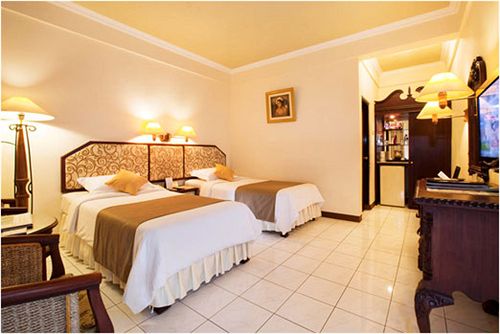 ホテル Puri Asri  & Resort Magelang