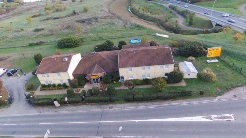 Отель Restaurant Du Lac Agen