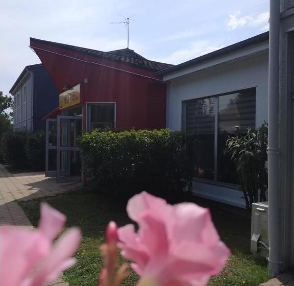 Отель Restaurant Du Lac Agen