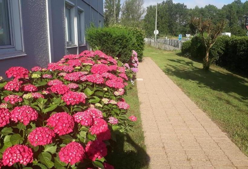 Отель Restaurant Du Lac Agen