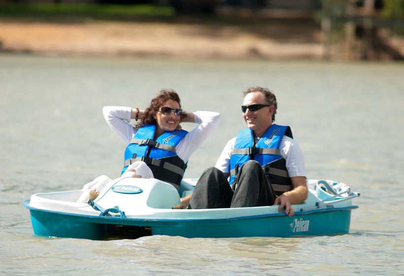 هتل Romantic Getaways At Riverview Rise Retreats