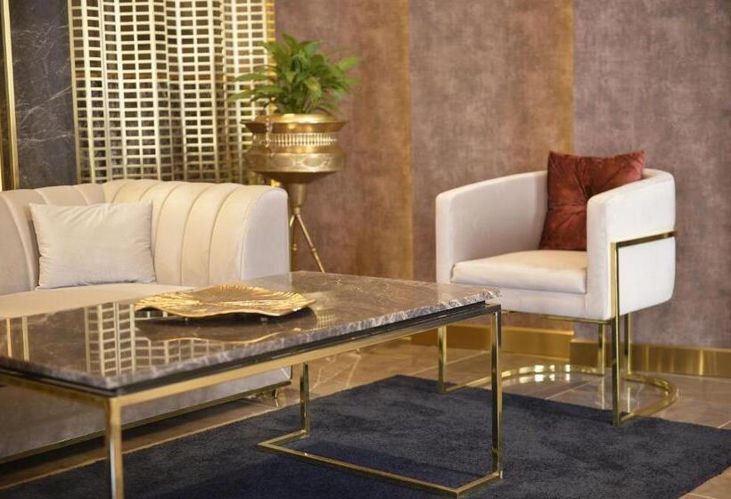 هتل Royal Casino &