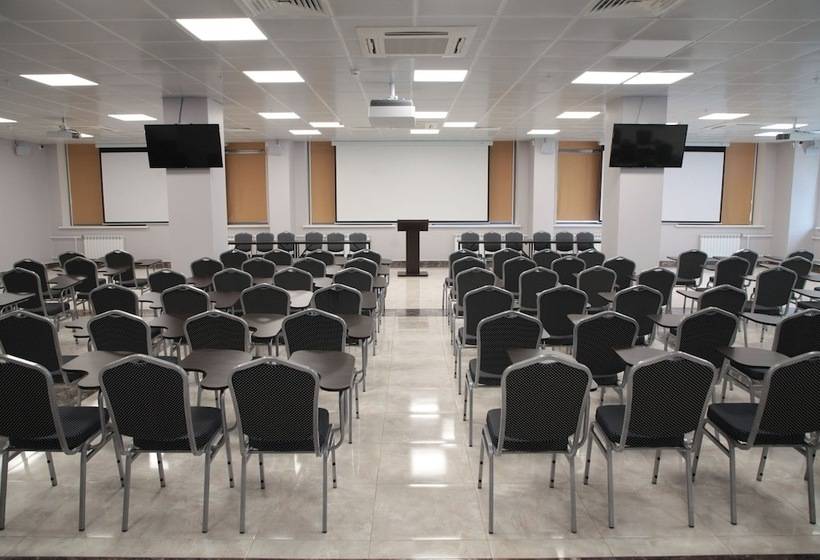 هتل Sevastopol Modern