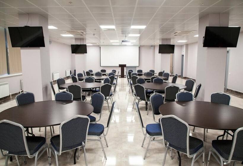 هتل Sevastopol Modern