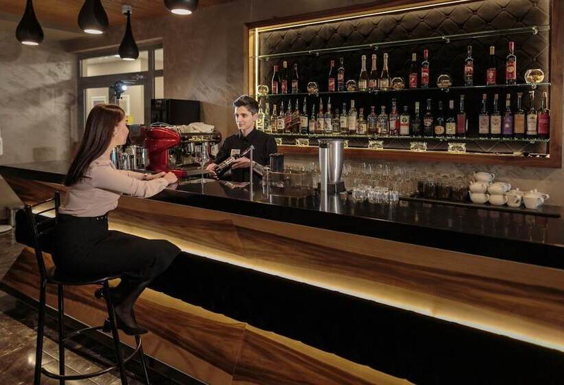 هتل Sevastopol Modern