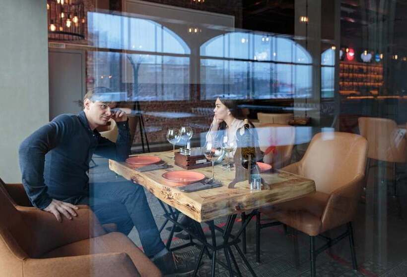 هتل Sevastopol Modern