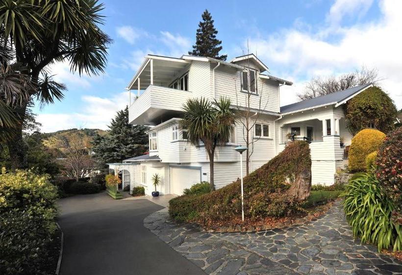 هتل Shelbourne Villa