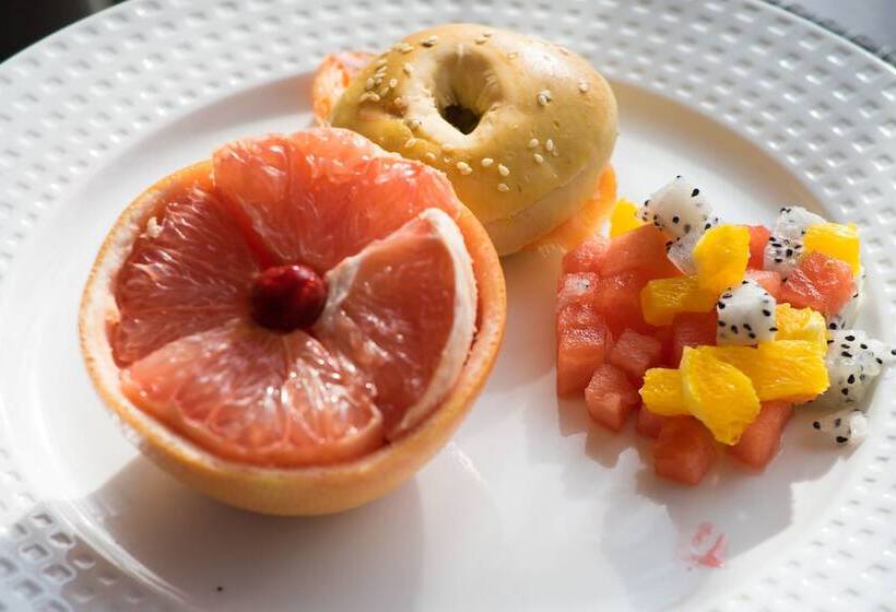 Отель Sheraton Qingdao Licang