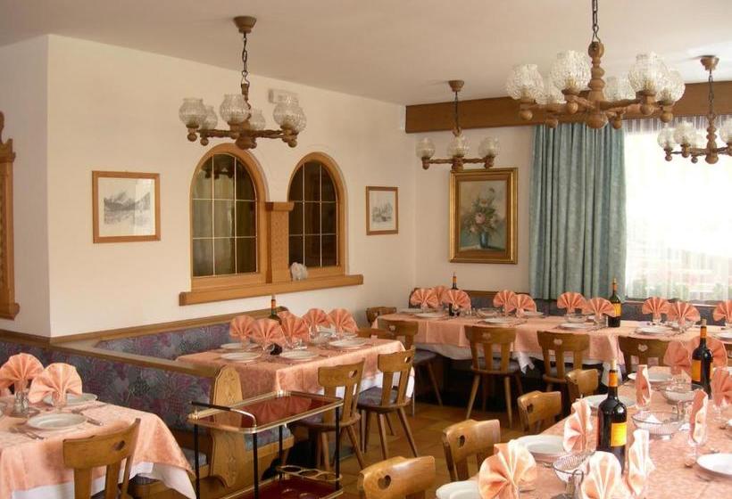 فندق Sport  Enrosadira