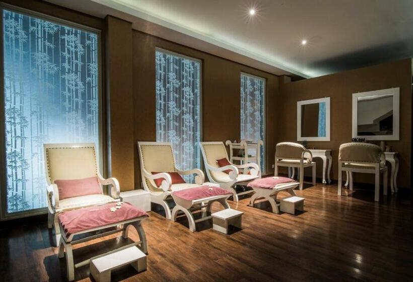 Отель Swissbelinn Airport Jakarta