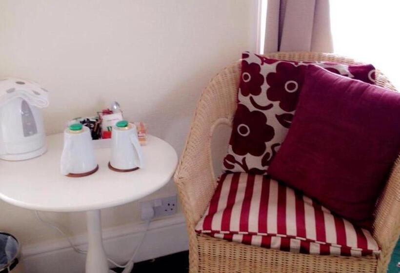 בית מלון כפרי The Bay Guest House