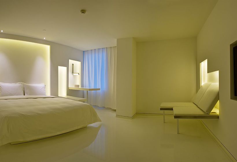 Отель The Emperor Tiananmen Beijing