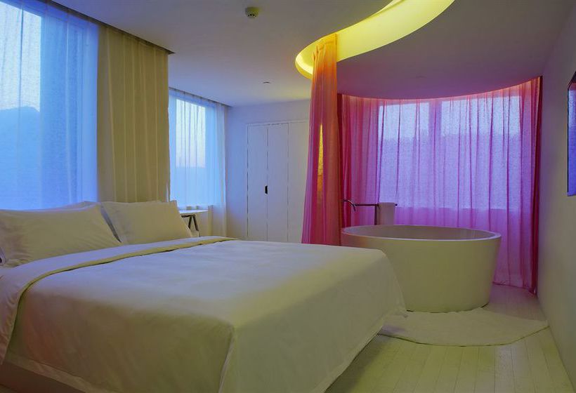 Отель The Emperor Tiananmen Beijing