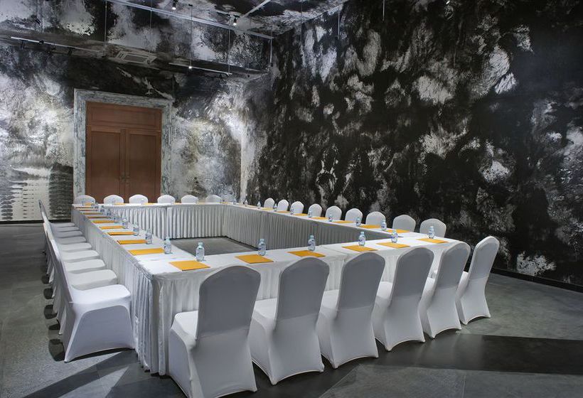 Отель The Emperor Tiananmen Beijing