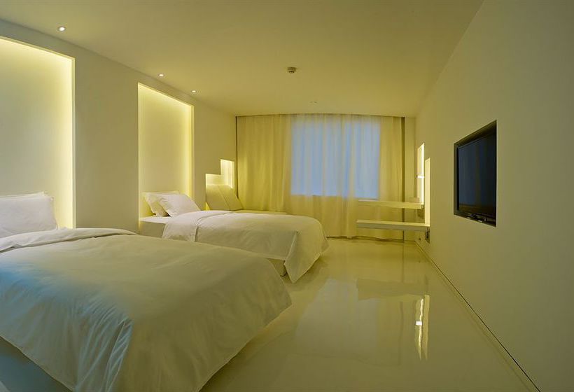 Отель The Emperor Tiananmen Beijing