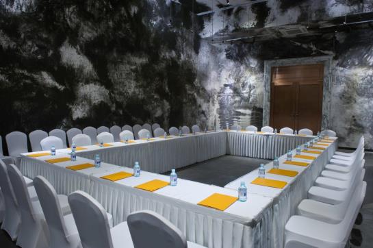 Отель The Emperor Tiananmen Beijing