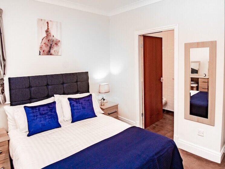 בית מלון כפרי Trivelles Seaview