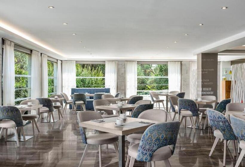 ホテル TRYP by Wyndham Corfu Dassia