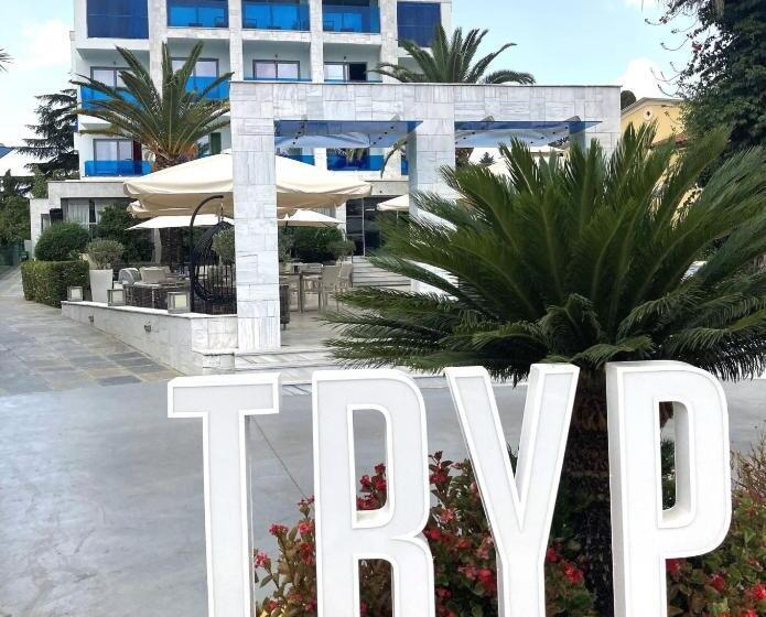 ホテル TRYP by Wyndham Corfu Dassia