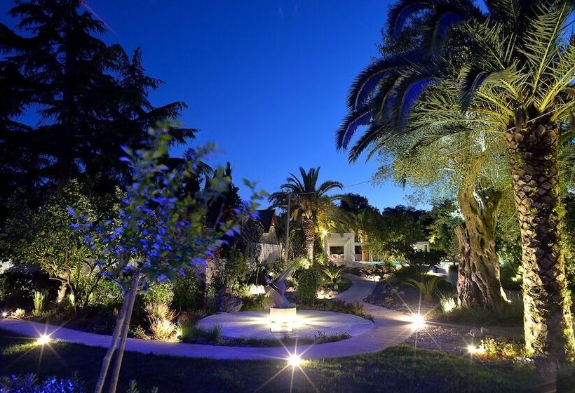 ホテル TRYP by Wyndham Corfu Dassia