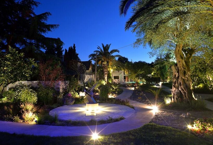 ホテル TRYP by Wyndham Corfu Dassia