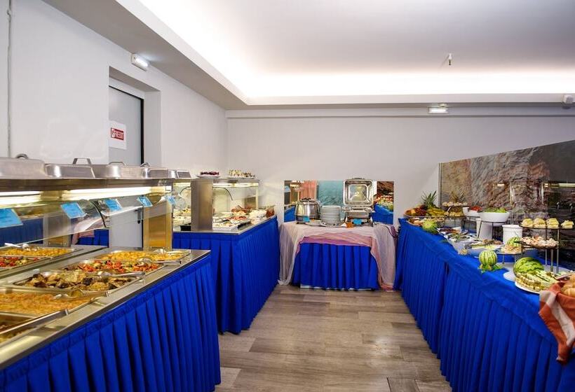 ホテル TRYP by Wyndham Corfu Dassia