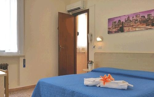 Fotos del hotel Weekend:  24