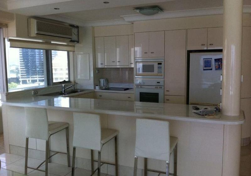 فندق Zenith Ocean Front Apartments