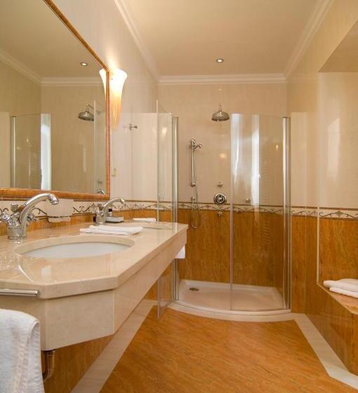 בית מלון כפרי Zvon Design Suites