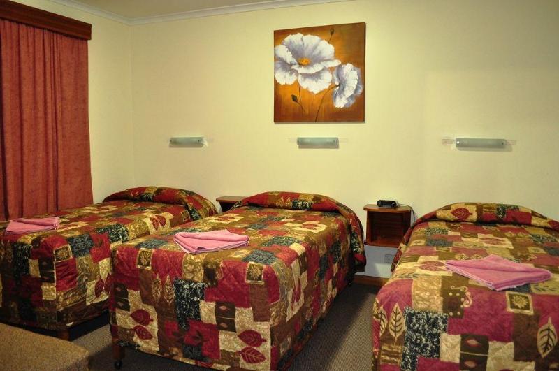 Sharonlee Strahan Villas