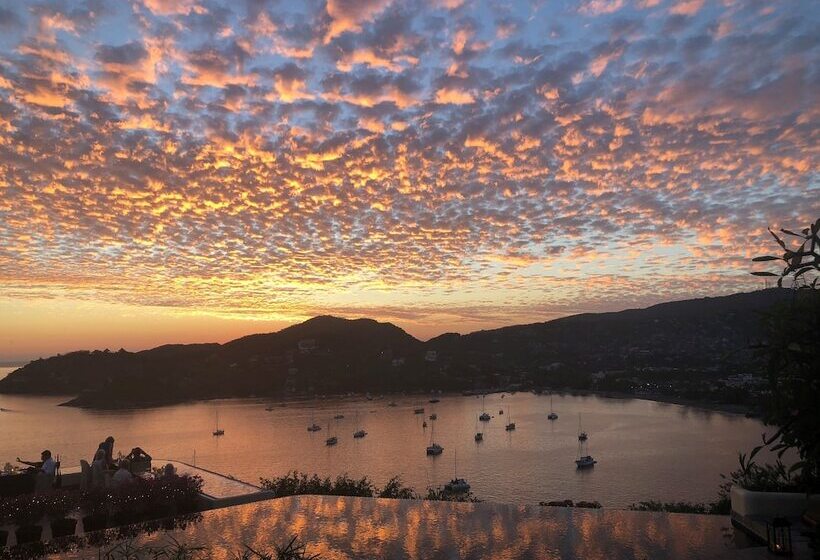 Tentaciones Hotel & Lounge Pool   Adults Only